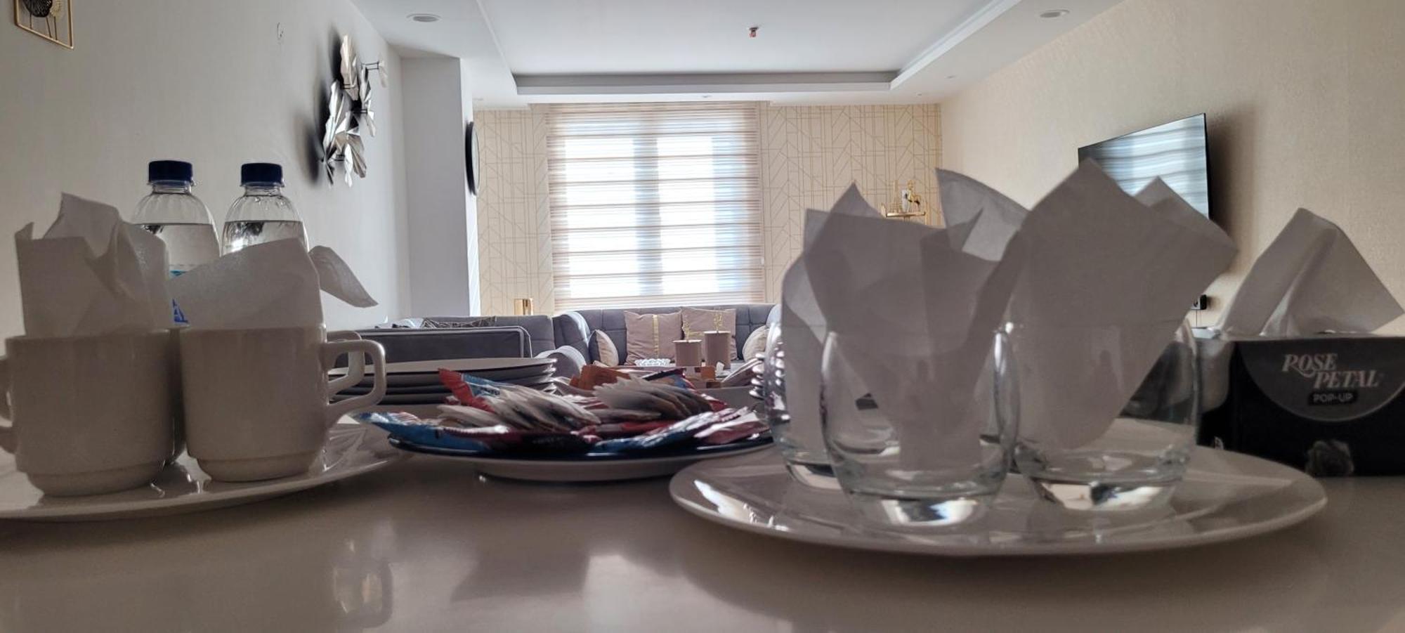 לאהור Goldcrest Luxury Apartments מראה חיצוני תמונה