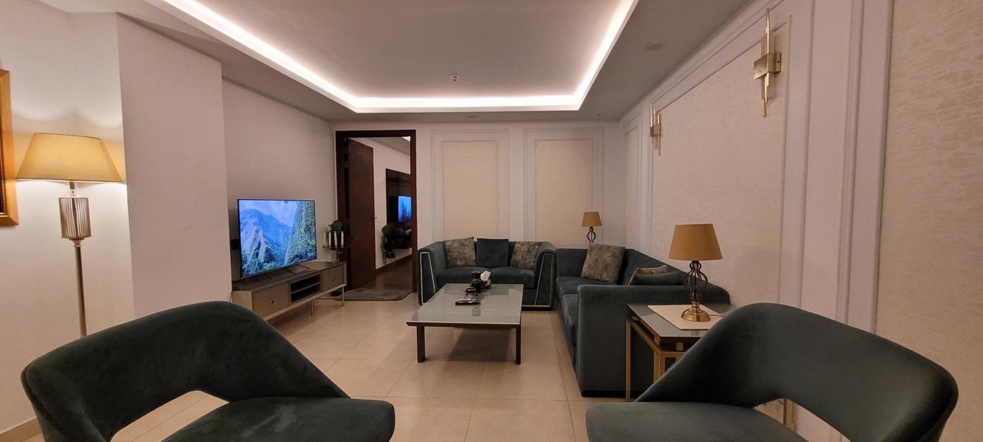 לאהור Goldcrest Luxury Apartments מראה חיצוני תמונה