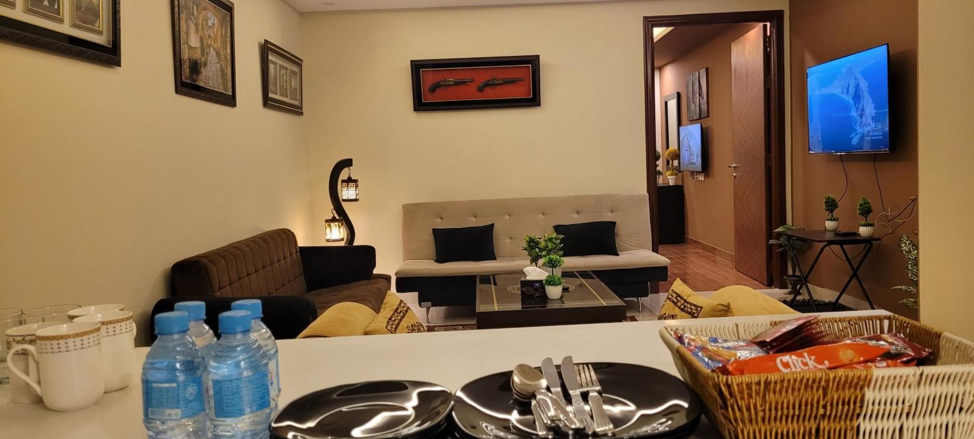לאהור Goldcrest Luxury Apartments מראה חיצוני תמונה