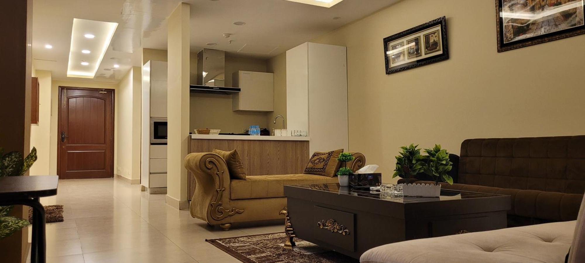לאהור Goldcrest Luxury Apartments מראה חיצוני תמונה