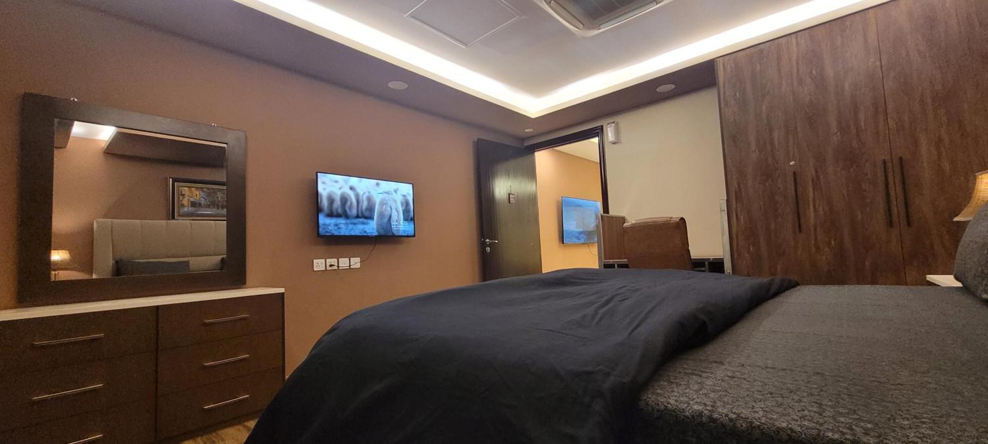 לאהור Goldcrest Luxury Apartments מראה חיצוני תמונה